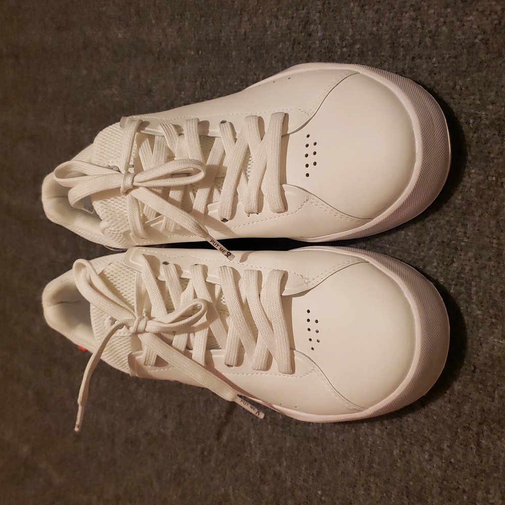 White On Running  Sneakers - Picture 2 of 10